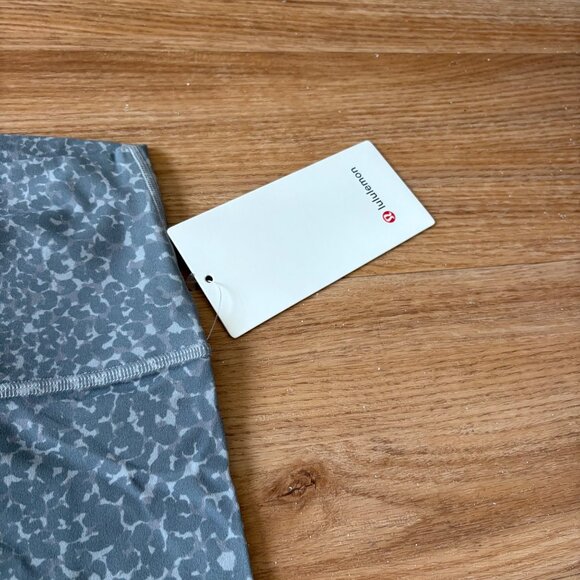 Lululemon Athletic Align High Rise Yoga Pants 28” City Camo Silver NWT Size 6 - Picture 9 of 9